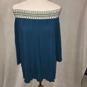Half shoulder top